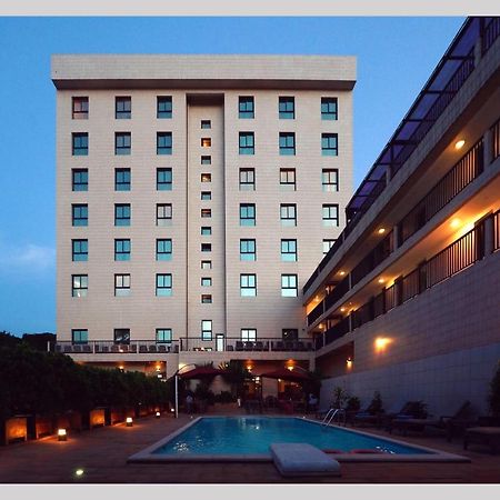 Star Land Hotel Bonapriso Douala Esterno foto