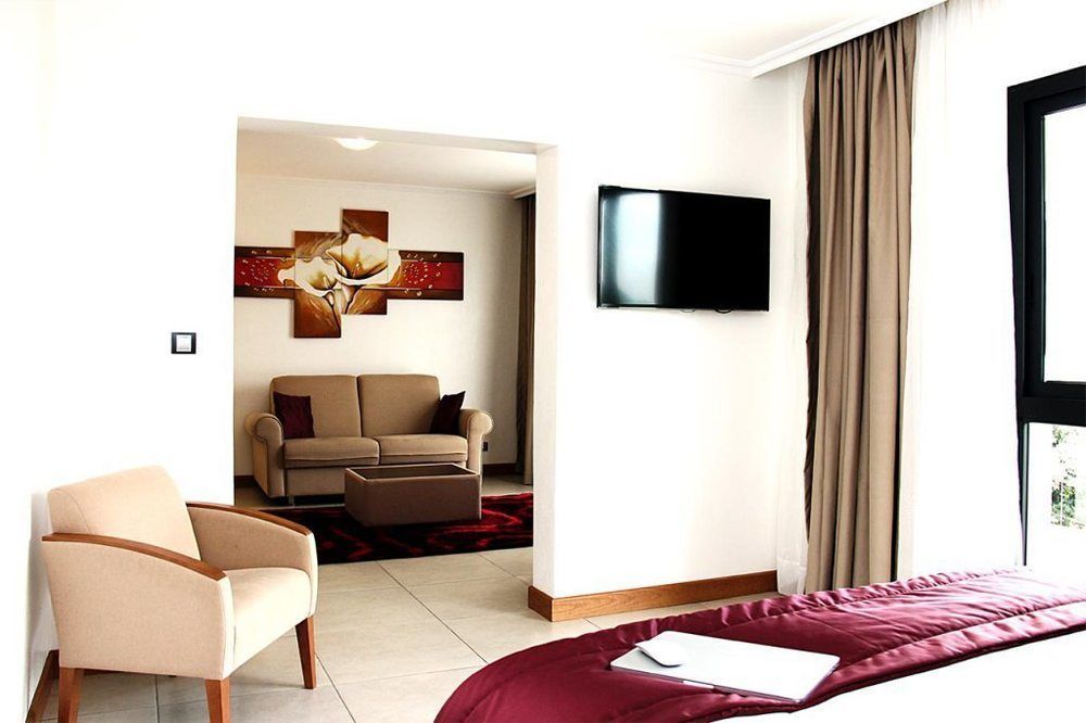 Star Land Hotel Bonapriso Douala Esterno foto