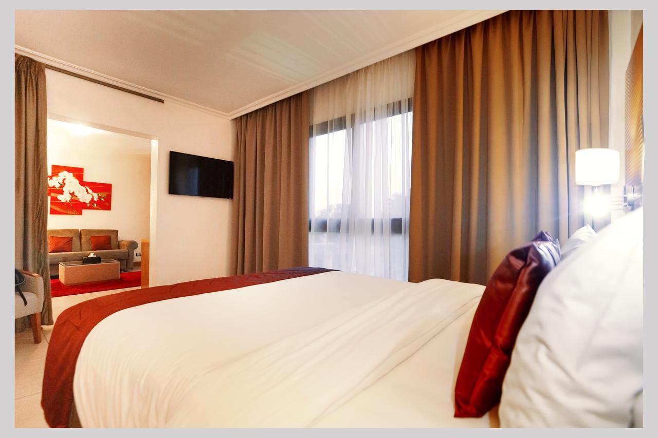 Star Land Hotel Bonapriso Douala Esterno foto
