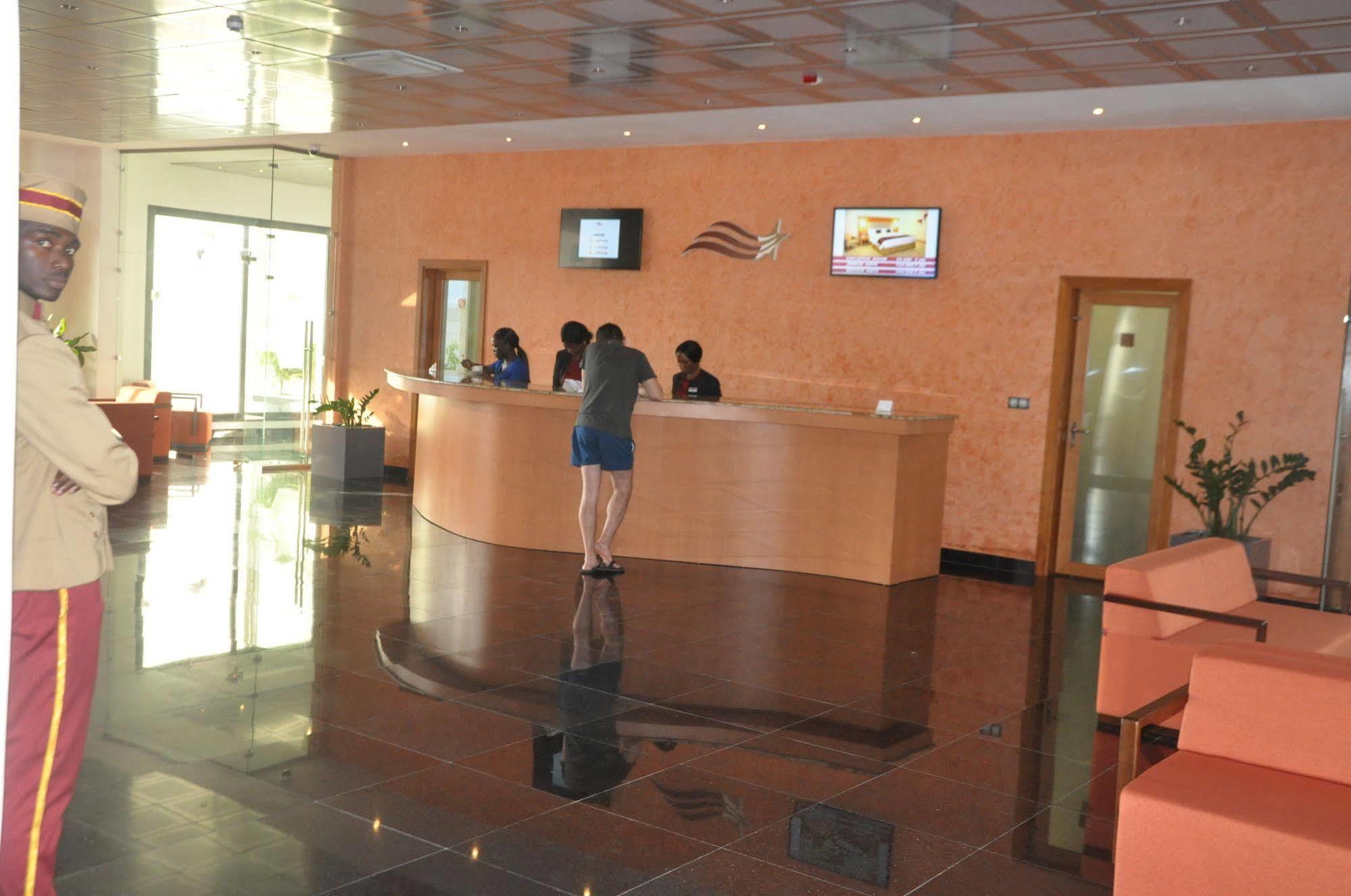 Star Land Hotel Bonapriso Douala Esterno foto