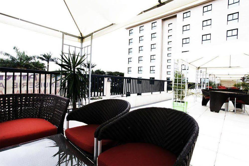 Star Land Hotel Bonapriso Douala Esterno foto